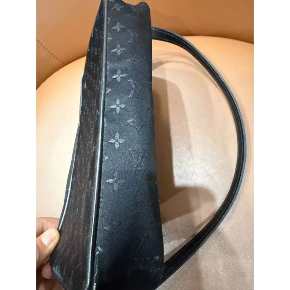 Louis Vuitton Women Pre-Loved Bag Very Good Condition